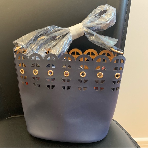 Stella and dot Marin black bucket bag - new - Picture 2 of 5